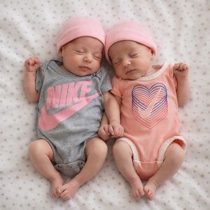 4/25 Nike newborn Baby Onesies Set